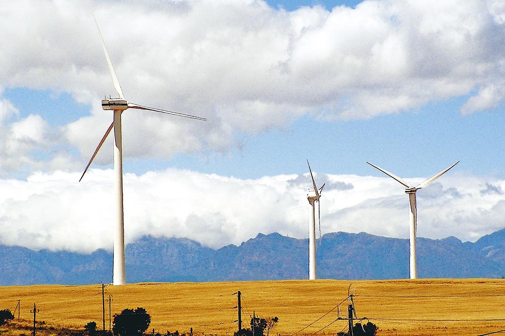 Expertos piden que políticas públicas fomenten energías renovables en América Latina