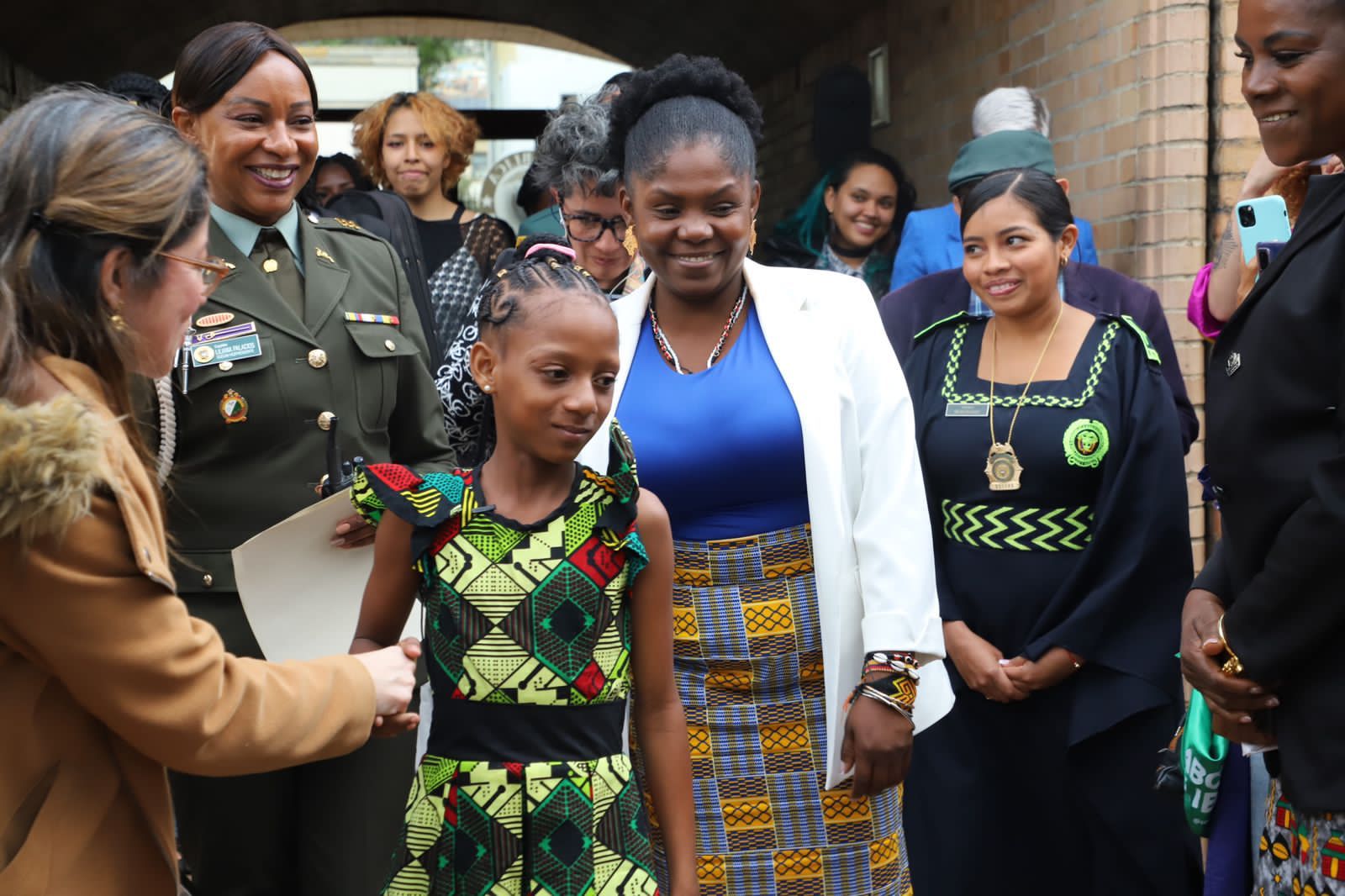 Francia Márquez posesionó a una niña como vicepresidenta de Colombia por un día