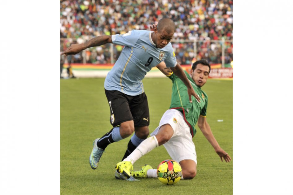 Pereira y Rolan se perfilan como titulares para enfrentar a Colombia