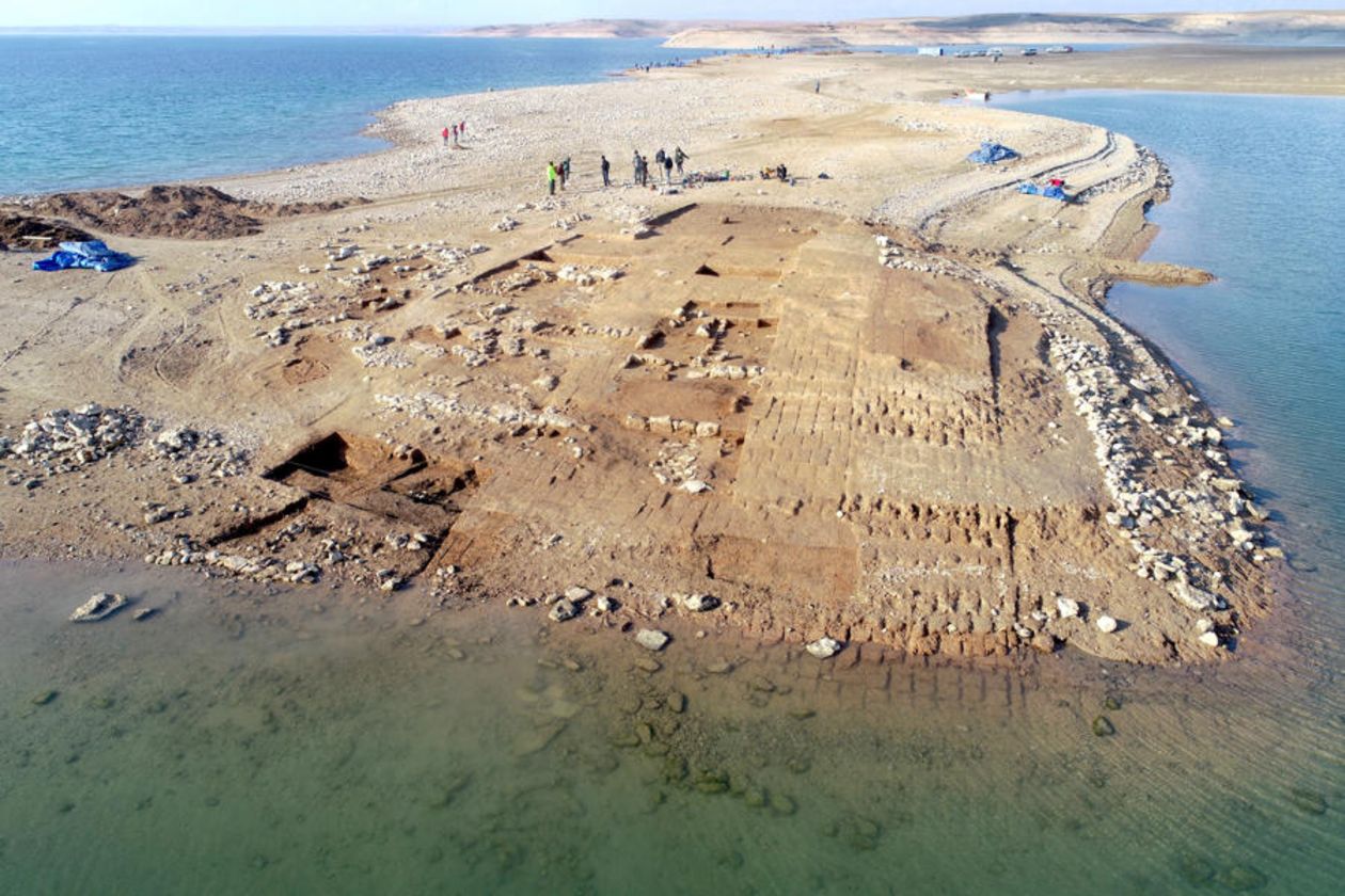 La sequía de una represa en Irak revela los restos de una ciudad de 3.400 años