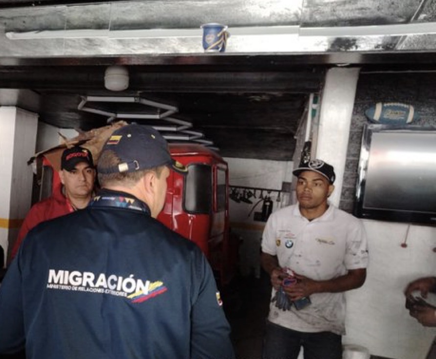 Se grabó amenazando robos y fue ubicado en Suba: Migración confirmó situación irregular