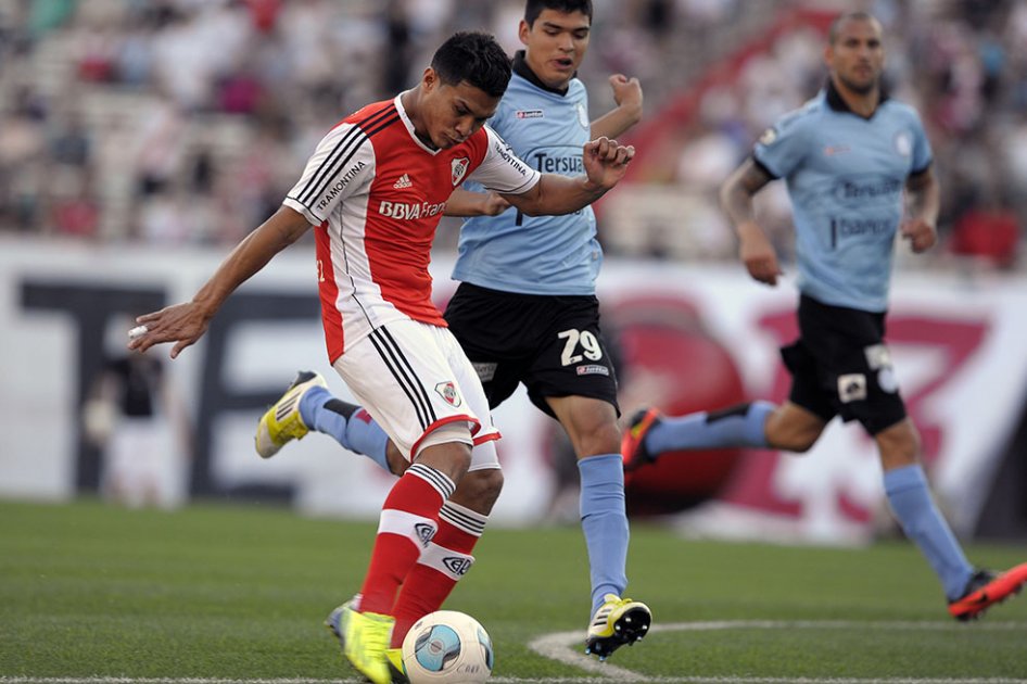 Teófilo Gutiérrez nuevamente en el ojo del huracán en Argentina