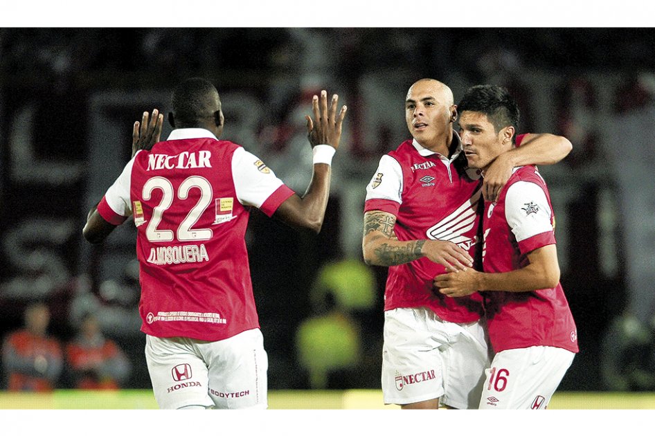 Santa Fe amaneció líder en la Liga Águila