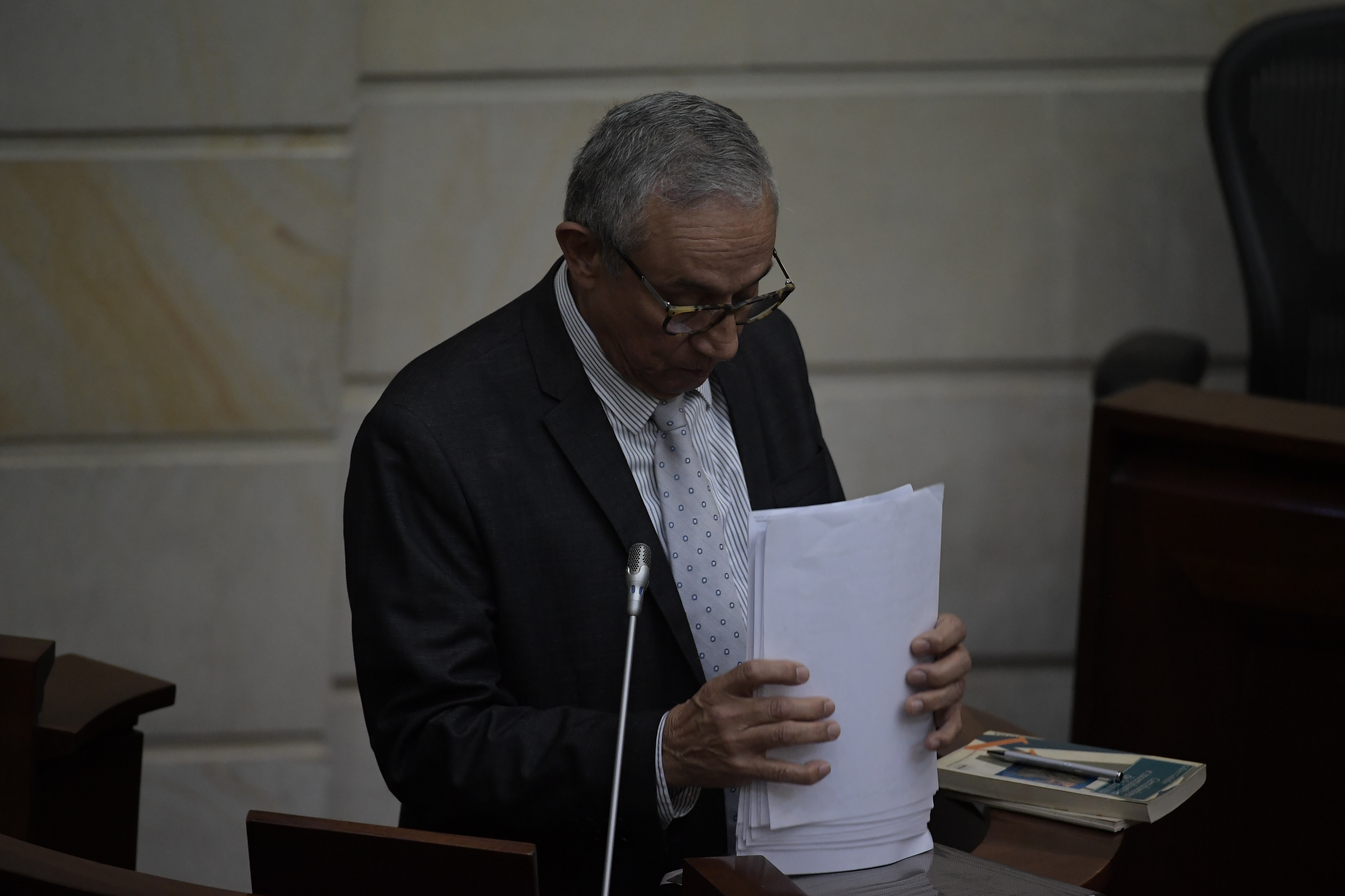 Julián Gallo interpone queja disciplinaria contra director del Centro de Memoria Histórica