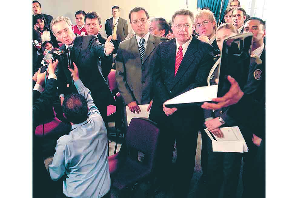 El DAS y el azaroso abril de 2008, escándalo de chuzadas se resiste a desaparecer