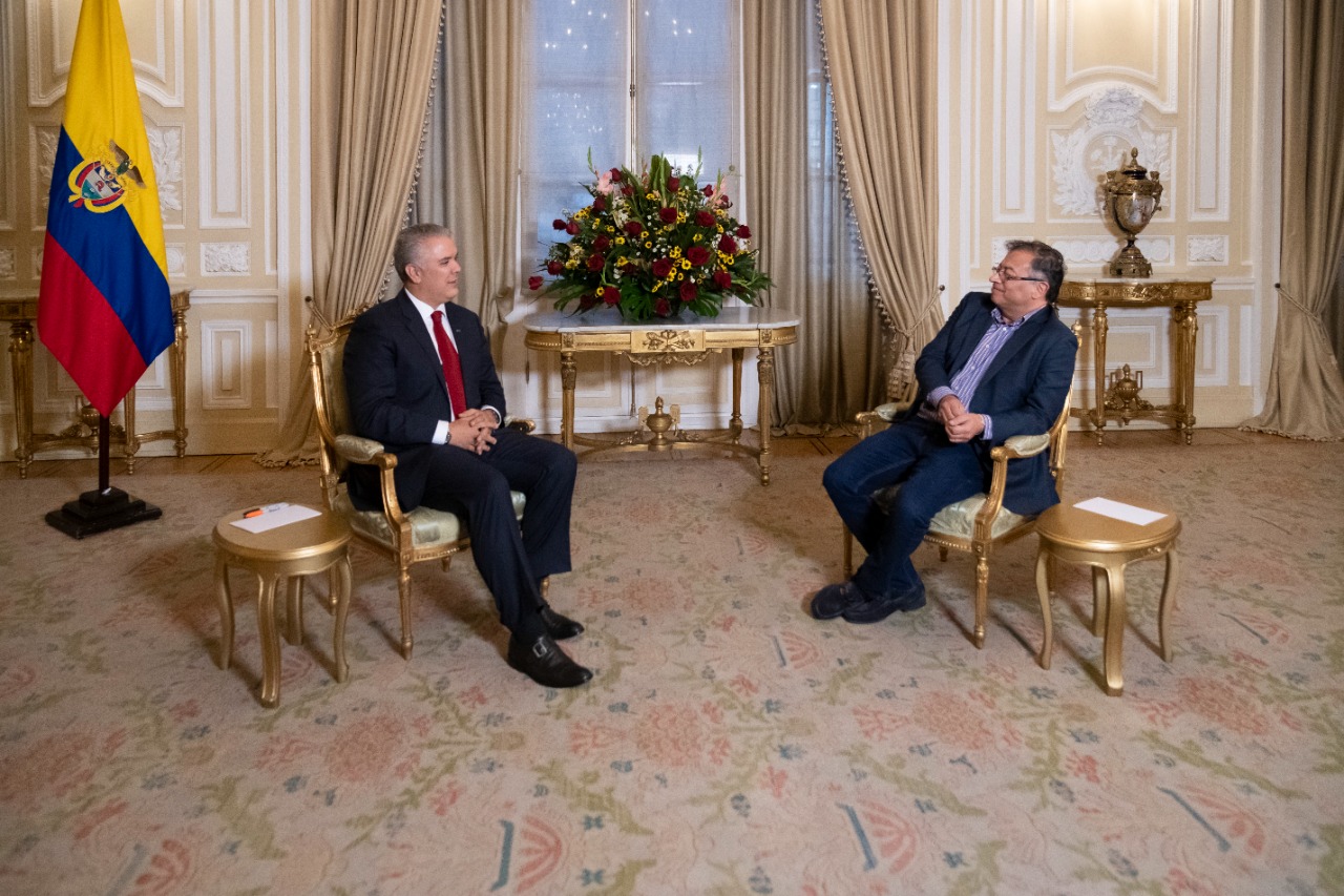Las tres condecoraciones que Iván Duque le dará a Gustavo Petro este viernes