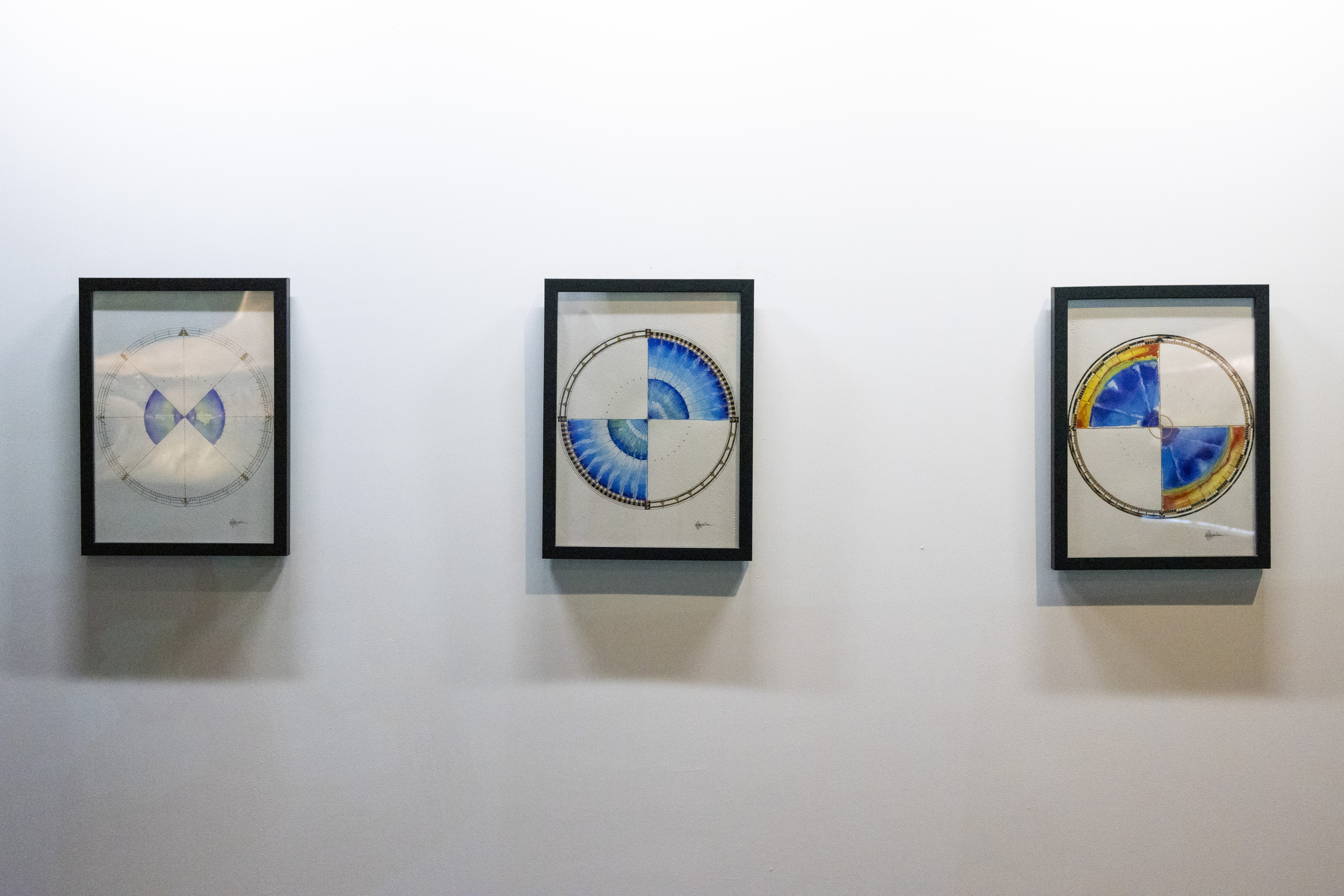 Obras 'Multi-beam Compass Rose: True North Series' 1, 2 y 3 de la artista Lauren Salm.