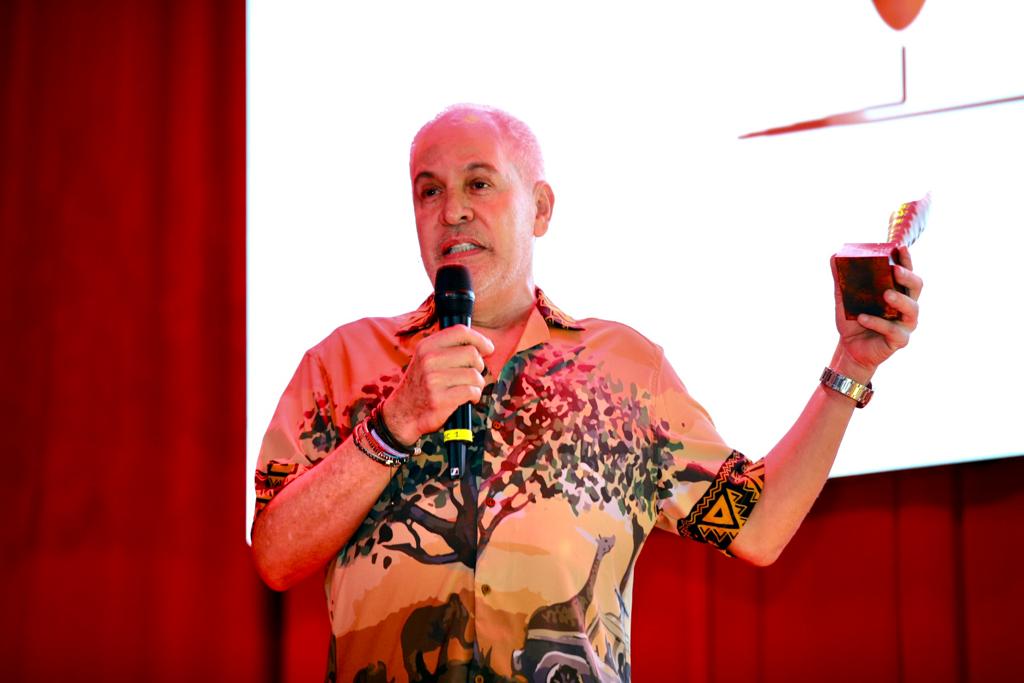 Hernán Zajar, 'Premio a toda una vida'.