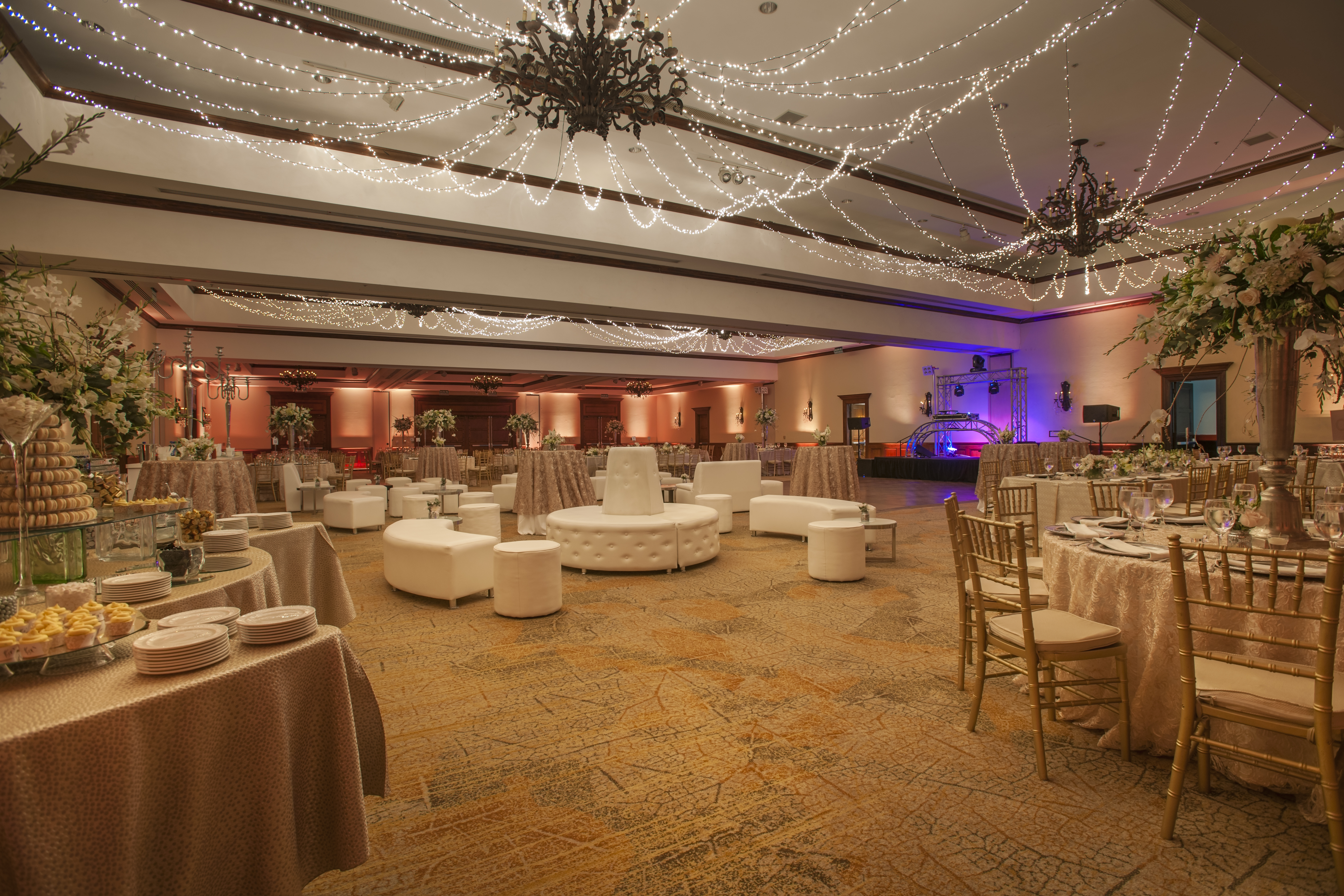 Conocido como uno de los mejores hoteles en Heredia para eventos en el país, el hotel en San José ofrece 21 elegantes salas de eventos.