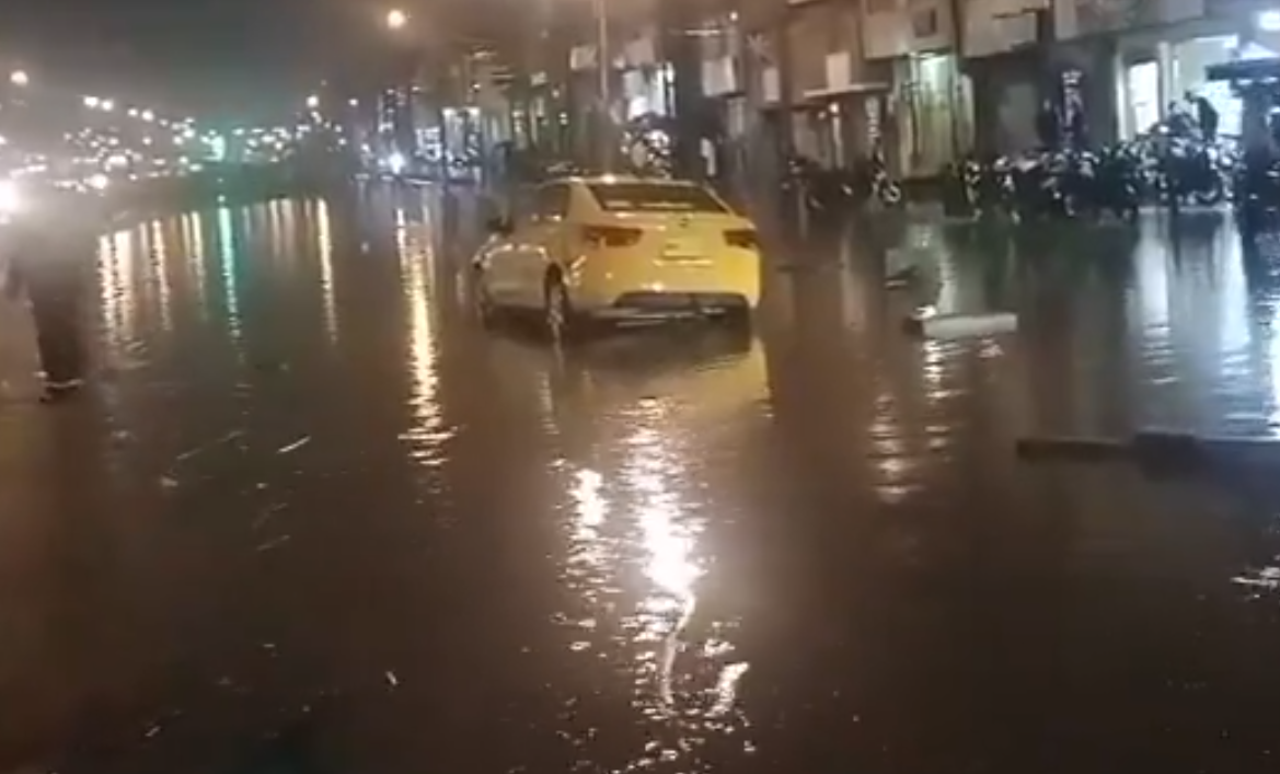 Movilidad 20 de mayo: inundación en la Av. Ciudad de Cali con calle 34 sur