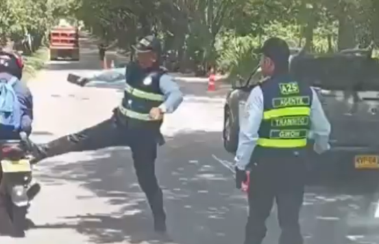 Investigan a agente de tránsito por presunto abuso de autoridad en Girón