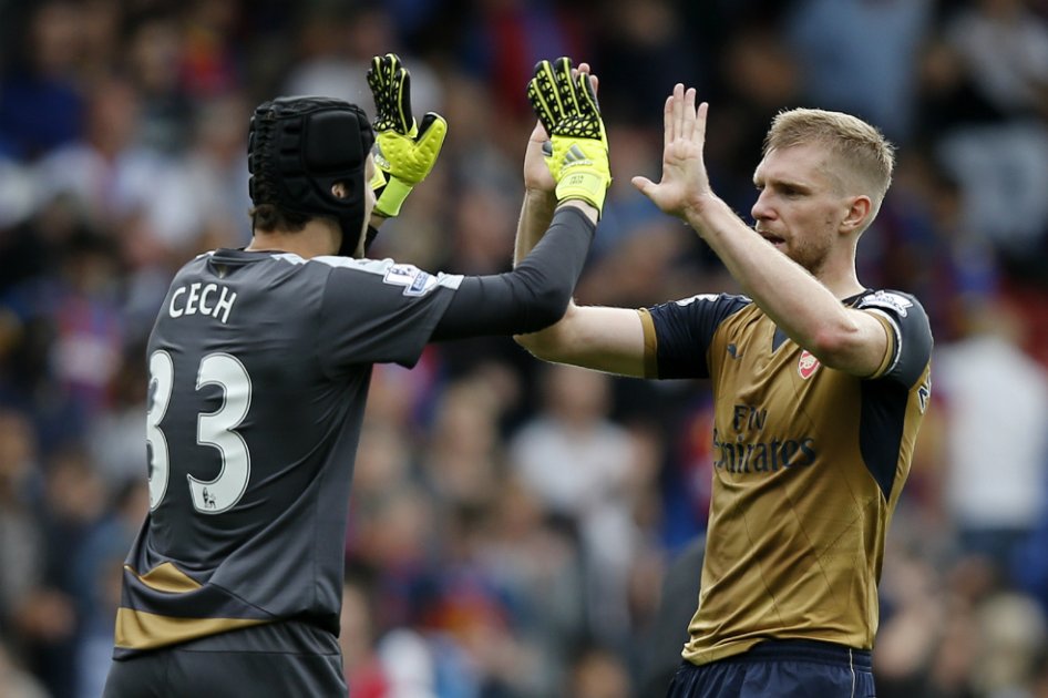 Arsenal consigue su primera victoria al imponerse (2-1) al Crystal Palace