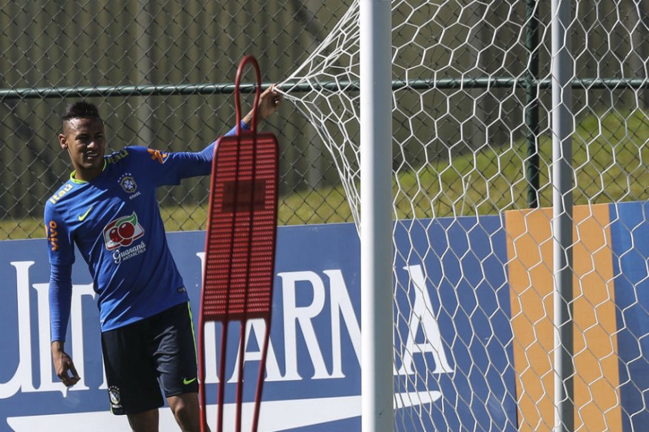 Barcelona tasa en 19,3 millones de euros a Neymar