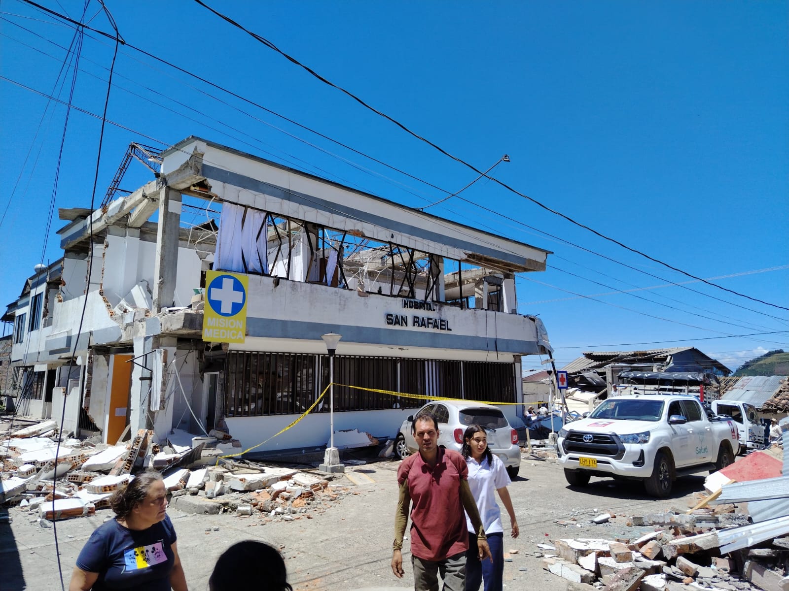 El hospital de El Águila quedó gravemente afectado por el terremoto una muestra de la magnitud de los daños que dejó la emergencia en estos municipios.