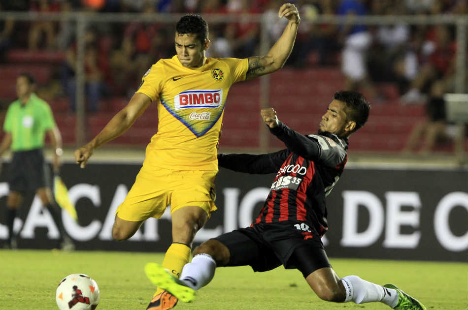 Andrade, figura con el América en su debut en Concachampions