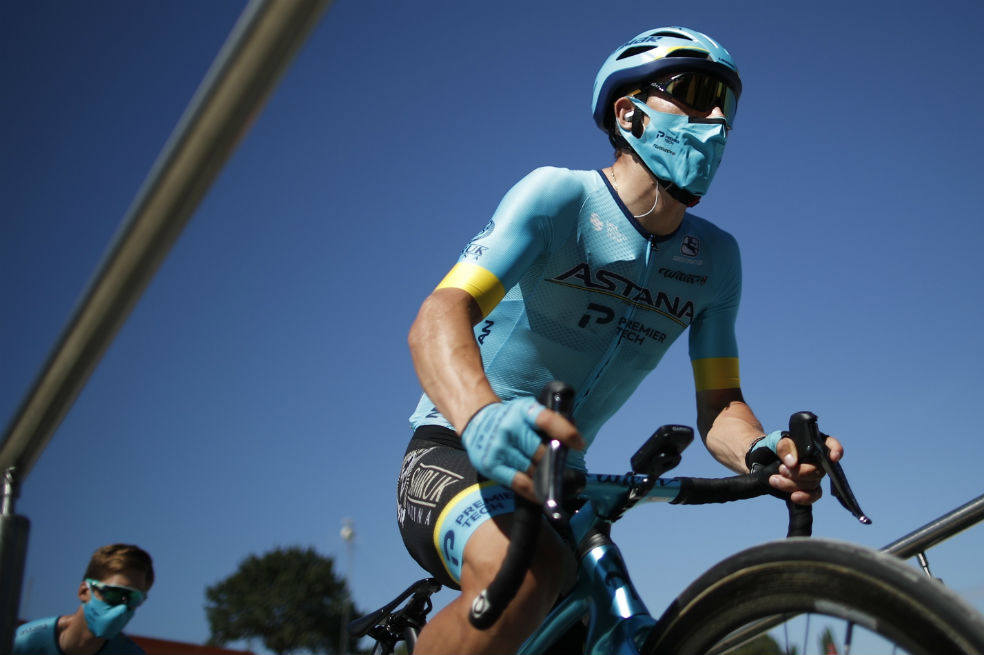 Miguel Ángel López intentó descontar tiempo en la etapa 16 del Tour 2020