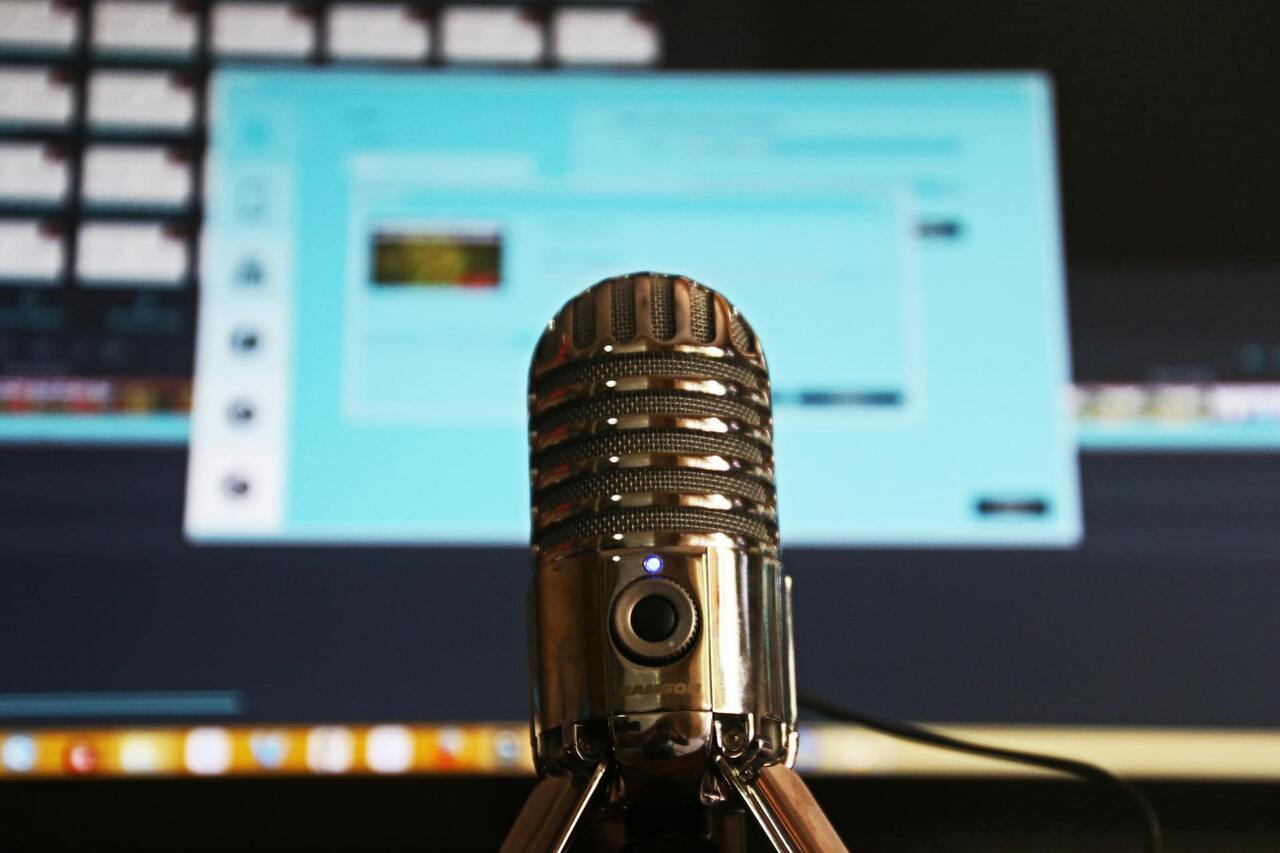 Estos son los tres mejores podcasts para aprender sobre inversiones digitales