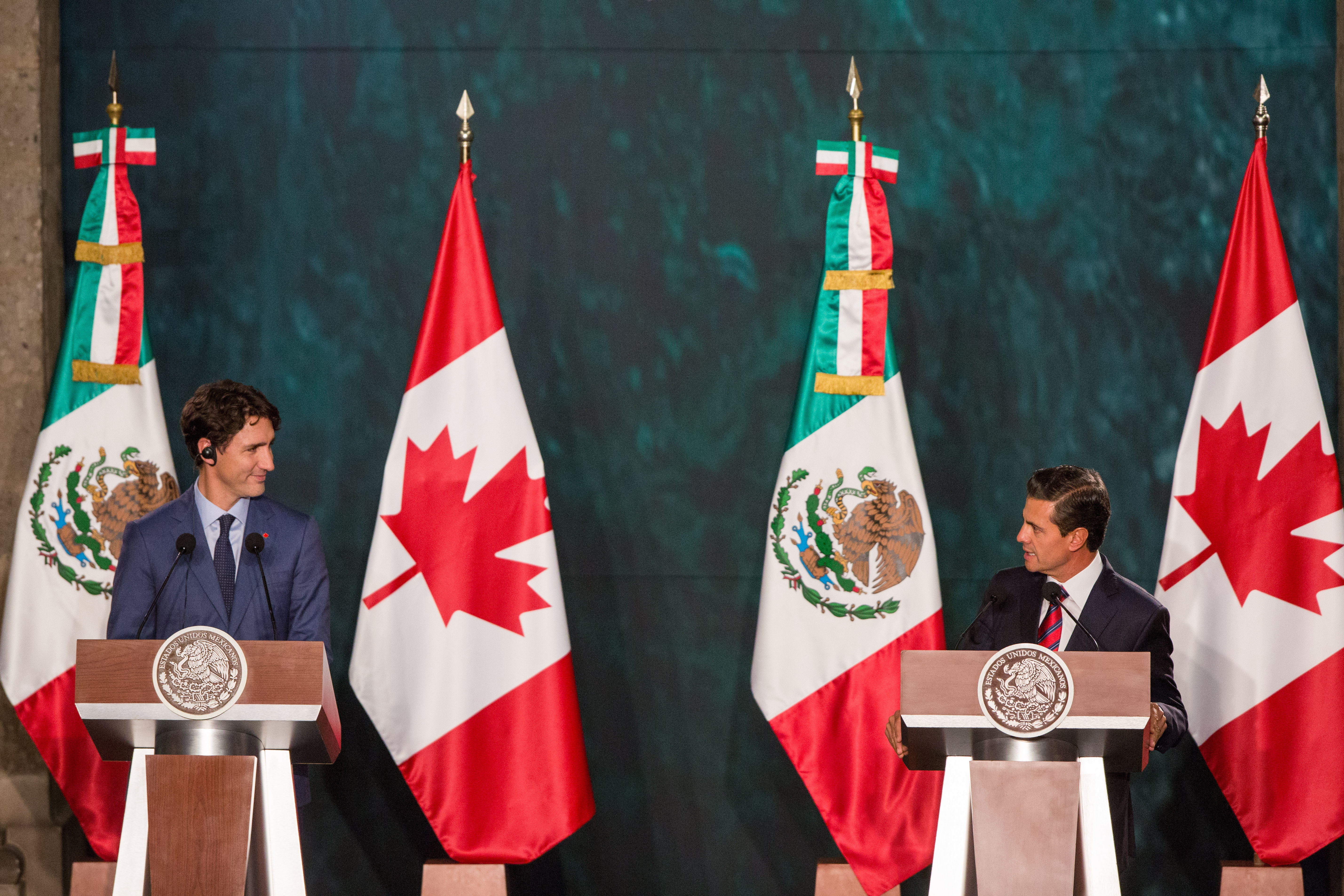 México y Canadá rechazan aranceles de EE. UU. al acero y al aluminio