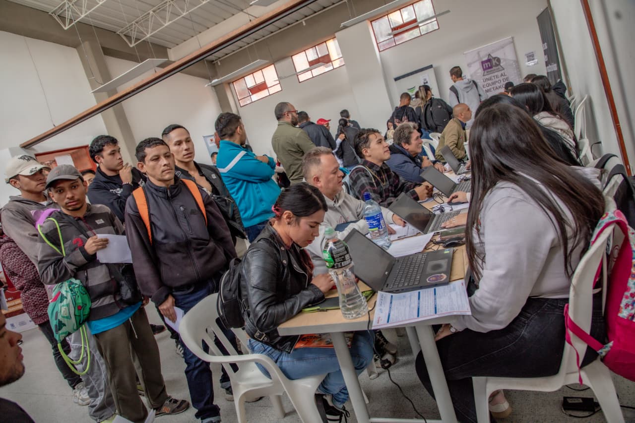 Trabajo en Bogotá: ofrecen 300 empleos para bachilleres, técnicos y tecnólogos