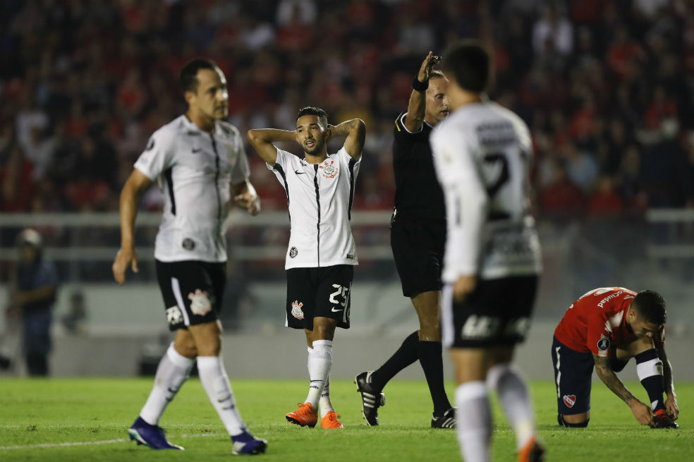 Corinthians venció a Independiente en Argentina