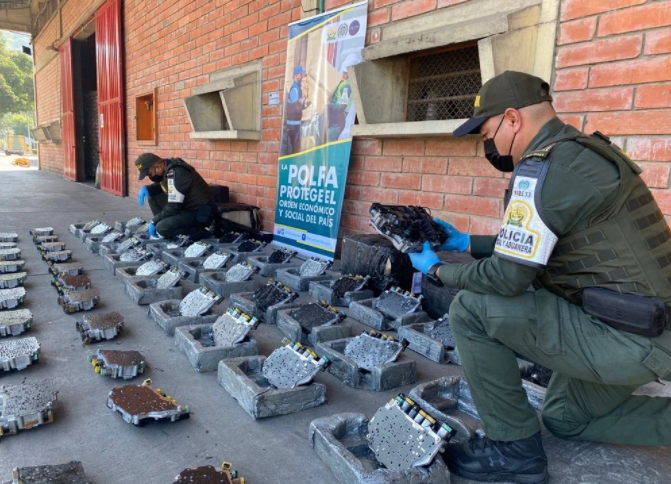 Policía incautó contrabando avaluado en $55 millones en vía de Santander