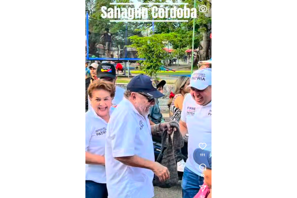 Preciado, Otero (de gorra negra) y los padres de Abelardo De La Espriella, haciendo campaña en Sahagún.