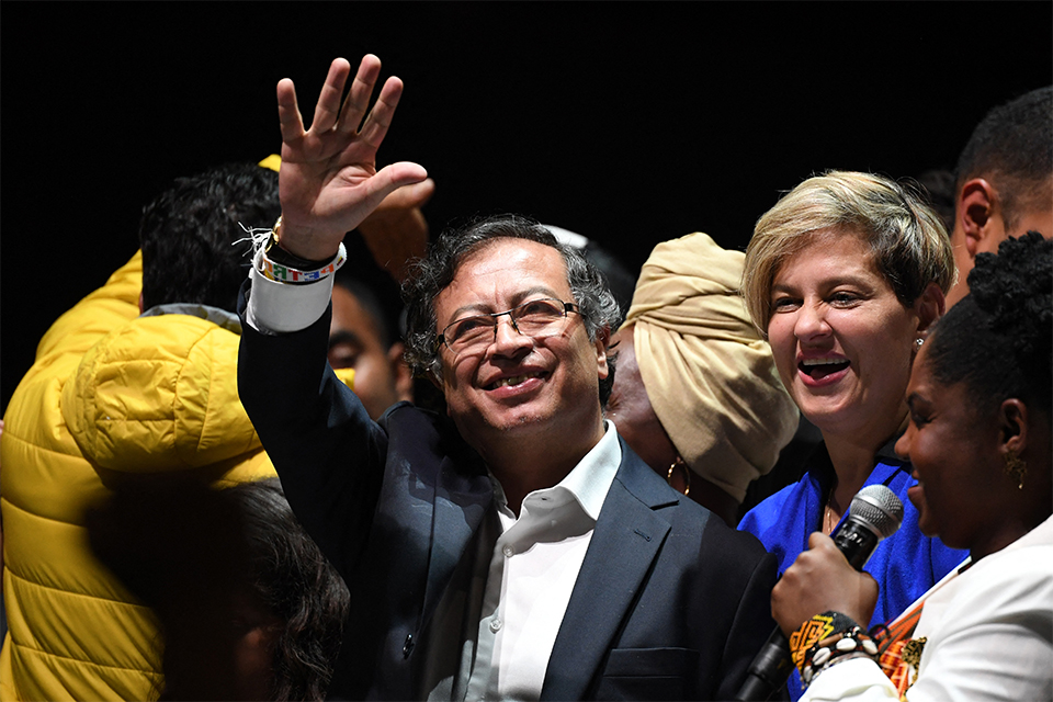 Mandatarios de izquierda latinoamericanos celebran victoria de Petro en Colombia