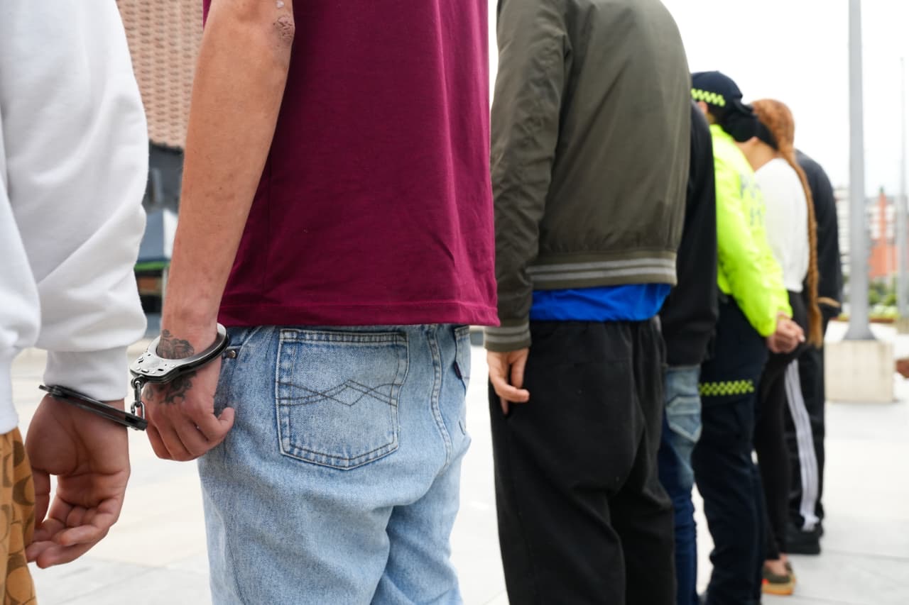 Ocultaban droga en árboles, parques y contadores: cayó banda que operaba en Engativá