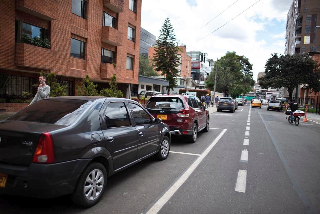 Zonas de parqueo en vía en Bogotá: Aunque están  dando pérdidas, se deben mantener