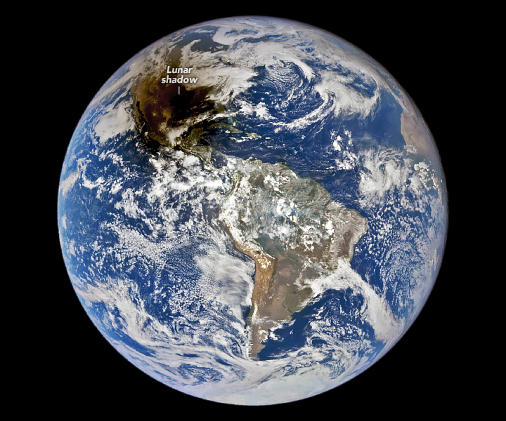 Así se vio el eclipse desde el espacio.