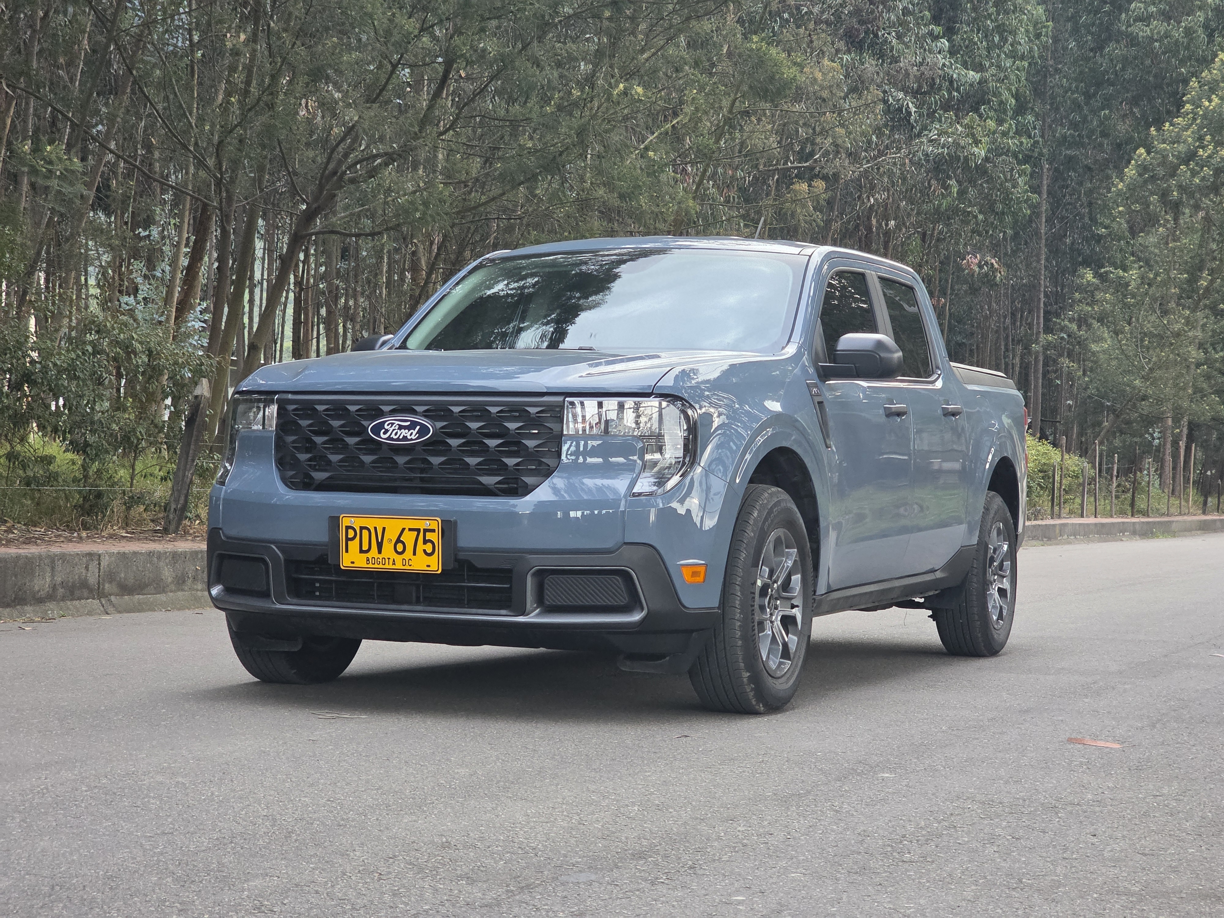 Ford Maverick Híbrida 2025 en Colombia.