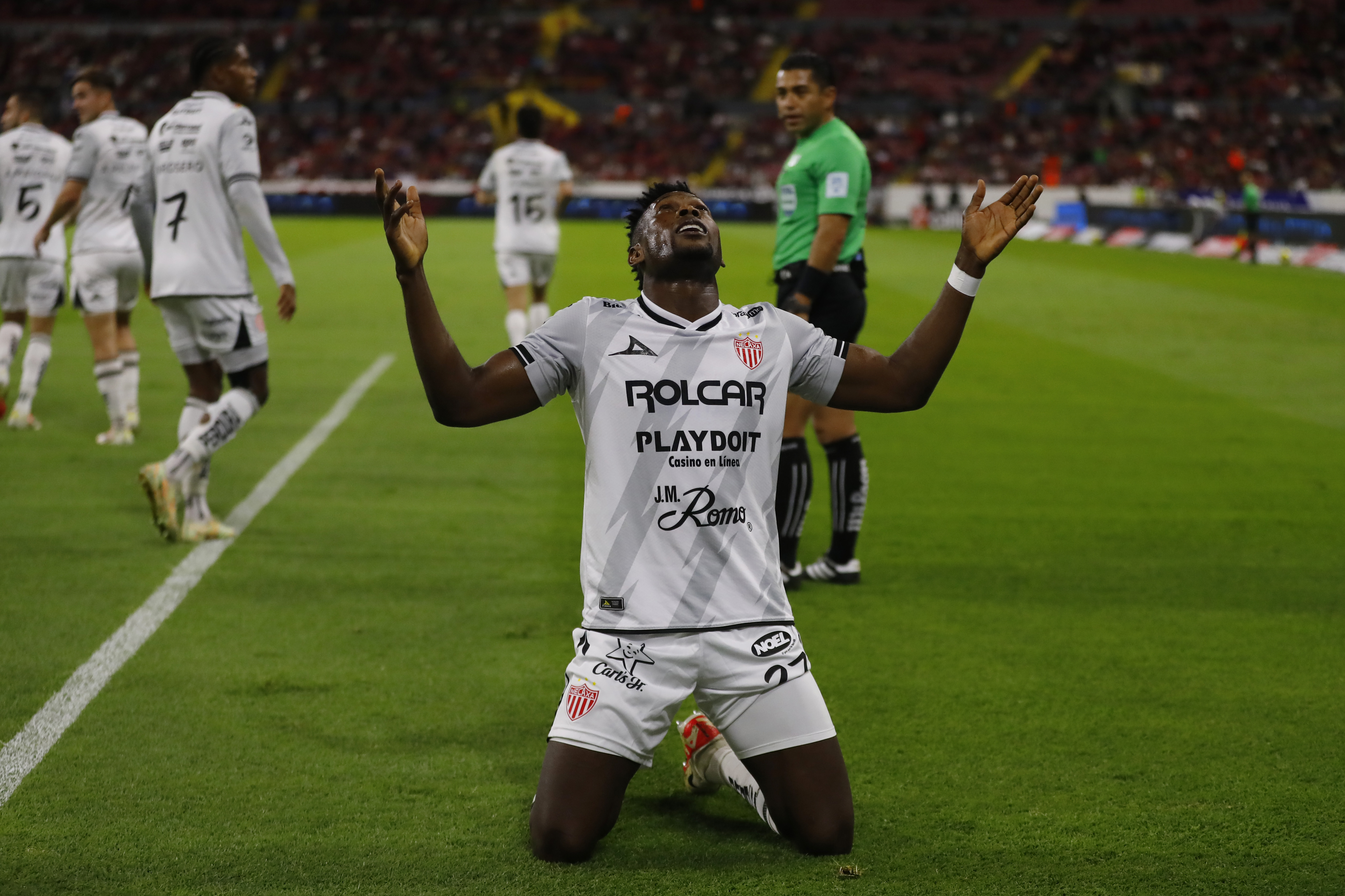 El colombiano Díber Cambindo se afianza como goleador de la liga mexicana