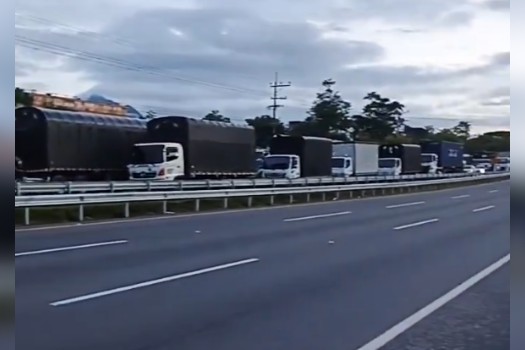 Más de 15 horas completan bloqueos en vía Bogotá-Girardot, así amanece la vía