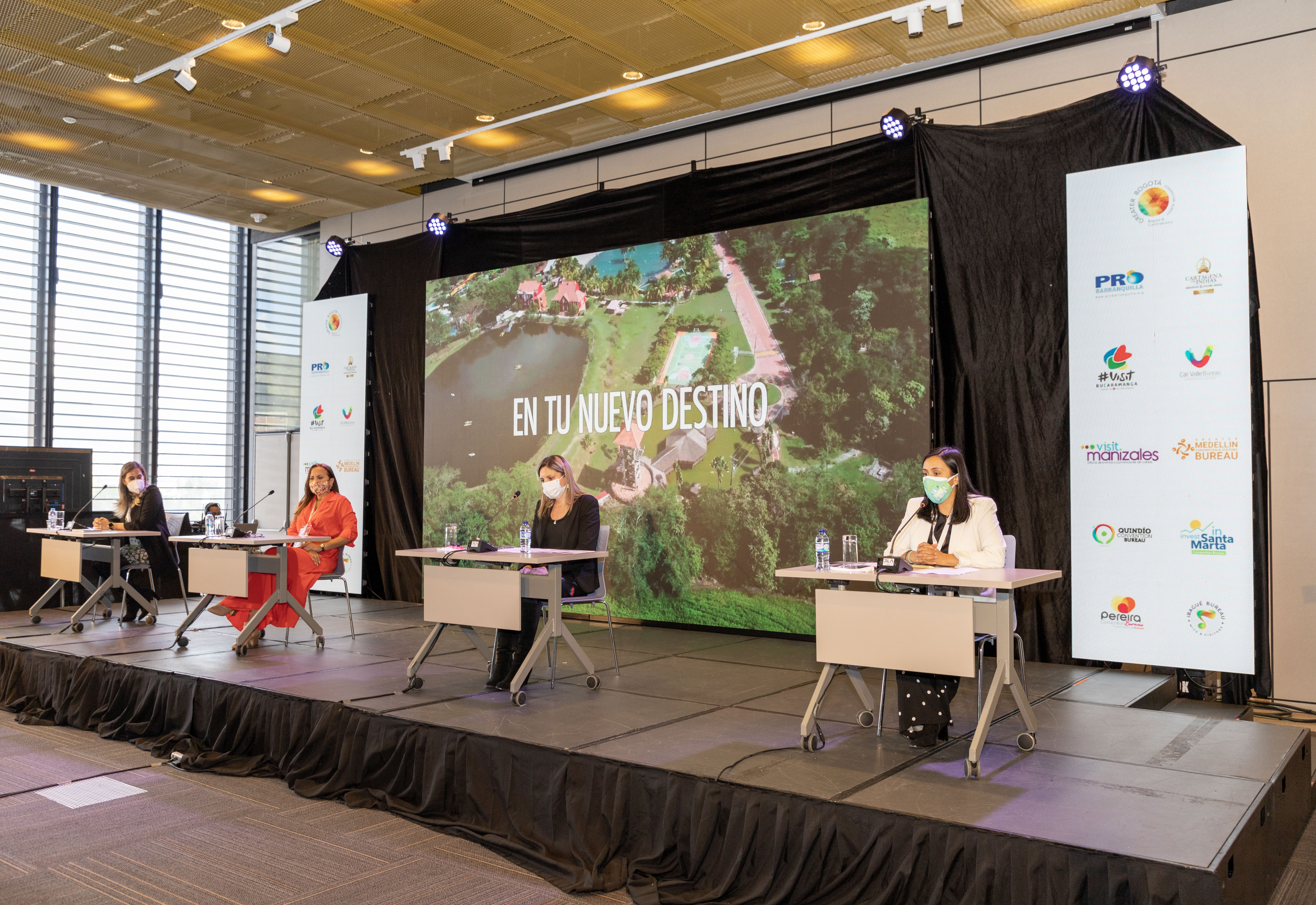 “Dentro de la estrategia de promoción impulsada por la Red Nacional de Bureaux y liderada por el Greater Bogota Convention Bureau, se han venido desarrollando actividades como el lanzamiento y posicionamiento de la página web, la realización de videoclips de los 11 destinos para promoción, así como la generación de varias campañas digitales que acompañan los objetivos de la Red y la reactivación de la industria", afirma Liliana Orbegozo, directora ejecutiva del Bureau de Convenciones de Bogotá.