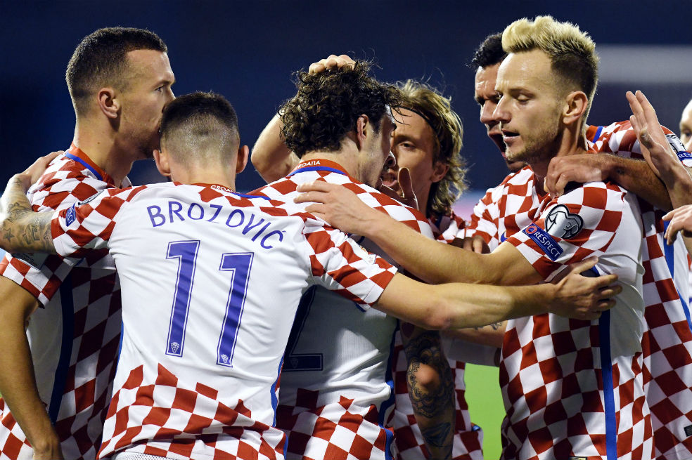 Croacia goleó a Grecia y puso un pie y medio en Rusia 2018