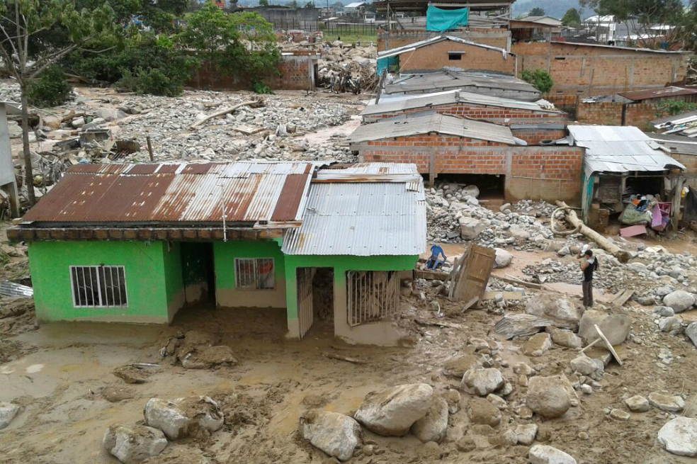 Farc se ofrecen a reconstruir Mocoa