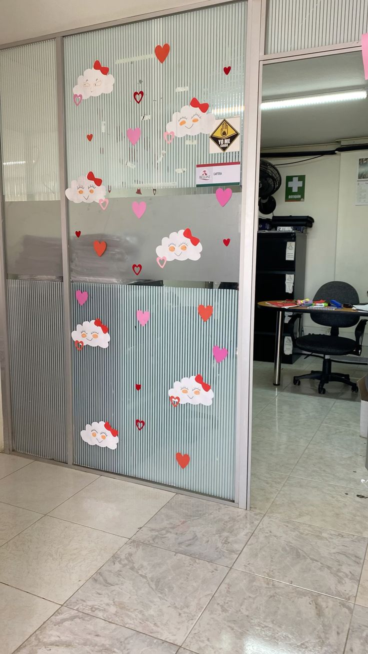Decoración de amor y amistad oficina