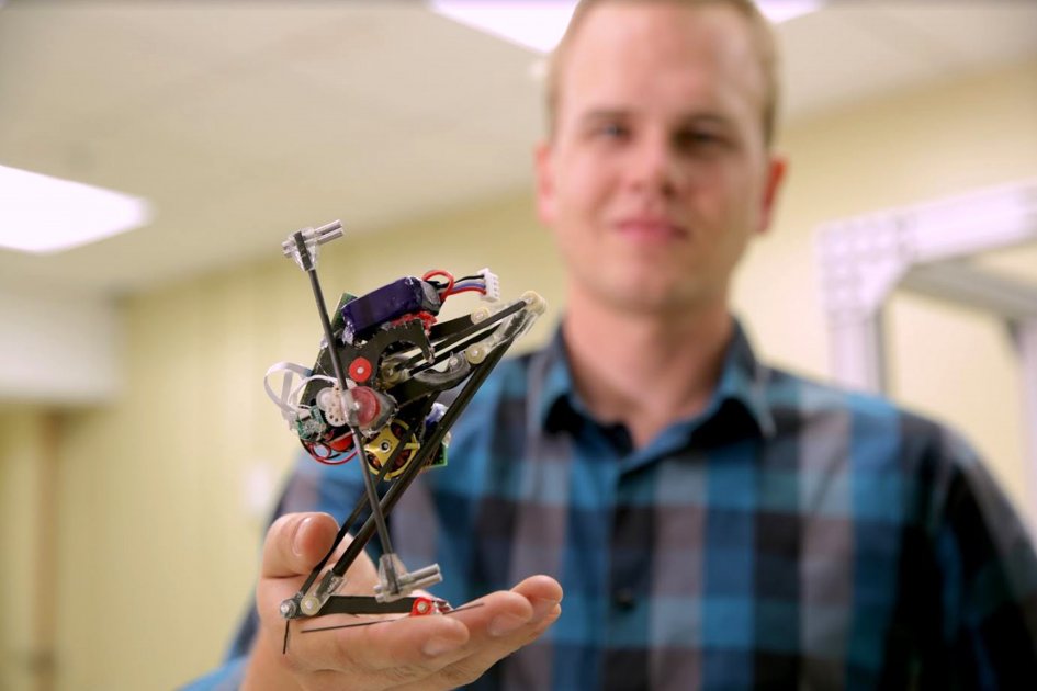 Científicos crean robot saltador para ayudar a equipos de rescate en catástrofes