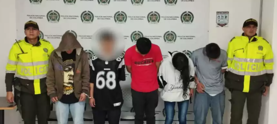 A bordo de un taxi, así capturaron a atracadores de Sitp mientras intentaban huir
