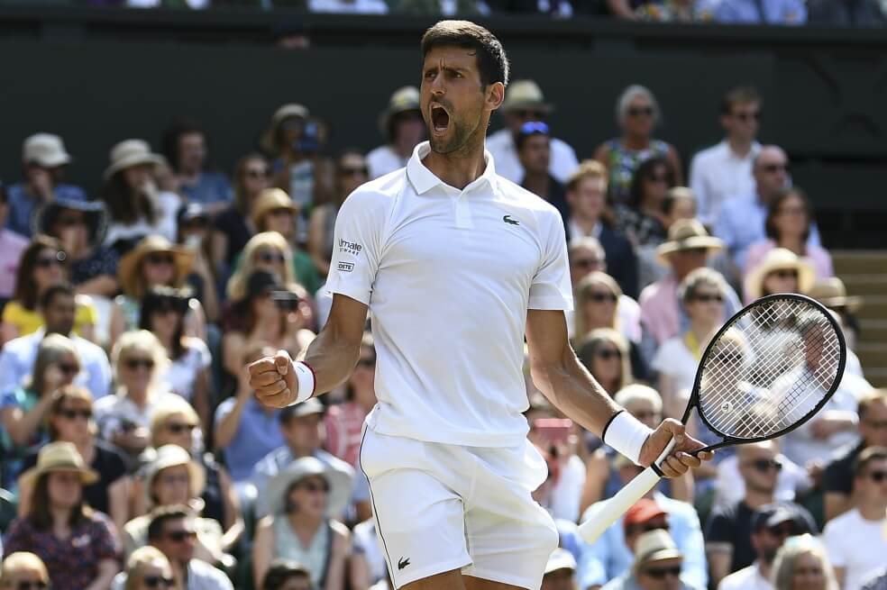Novak Djokovic avanzó a la gran final de Wimbledon y espera por Federer o Nadal