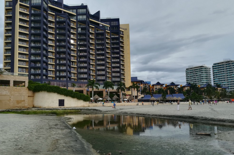 Vertimiento frente al Hotel Zuana en Santa Marta. Fotografía de octubre de 2017. 