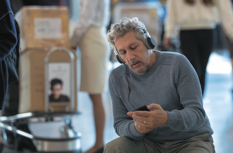 Alain Chabat en una escena de la película "#TeSigo", en la que interpreta al chef Stéphane. / Cortesía Cine Colombia