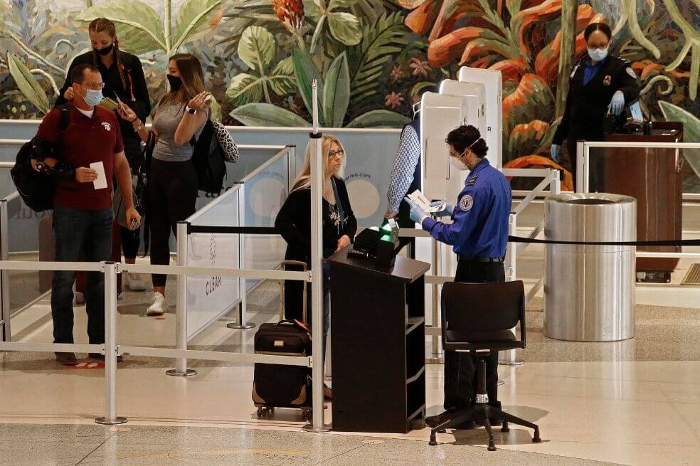 Estados Unidos se plantea restringir los viajes desde varios países de Sudamérica
