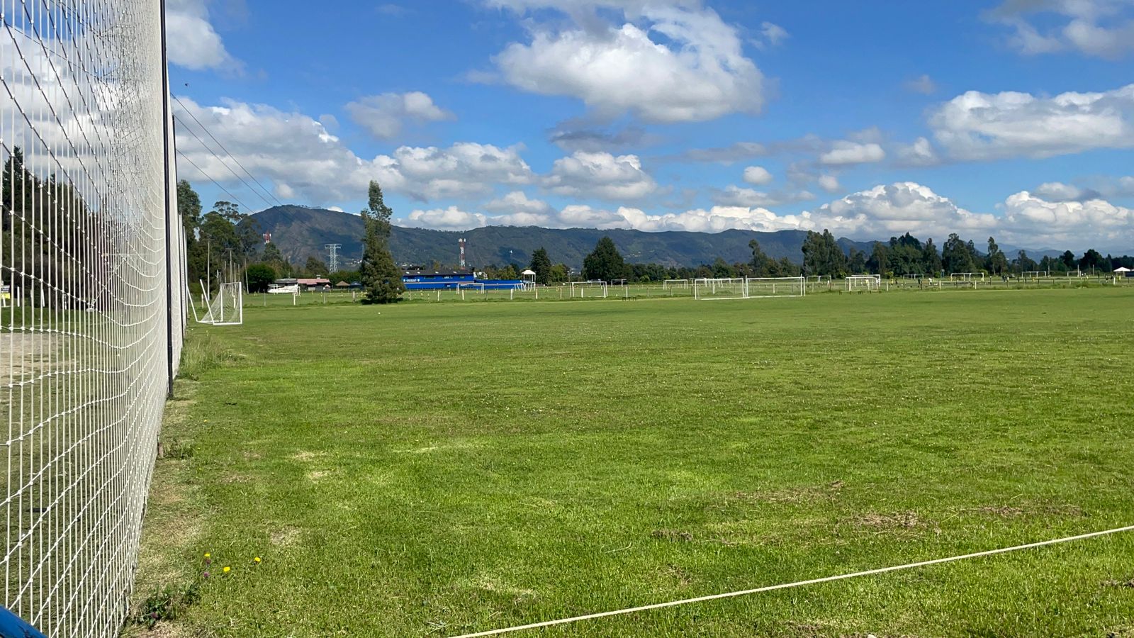 Frenan construcción de canchas de fútbol en la reserva Thomas Van der Hammen