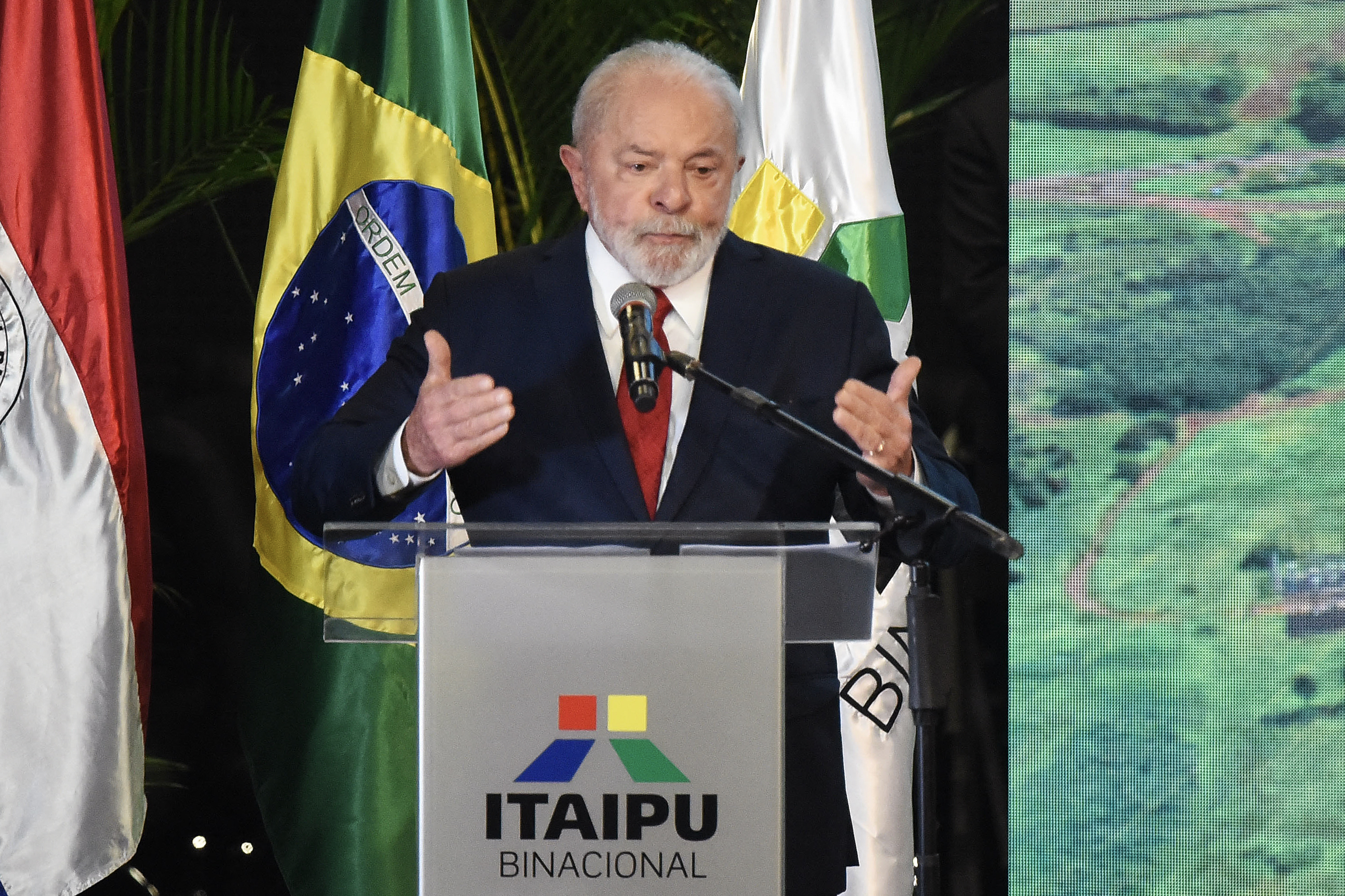 Lula anuncia que Brasil regresa a Unasur