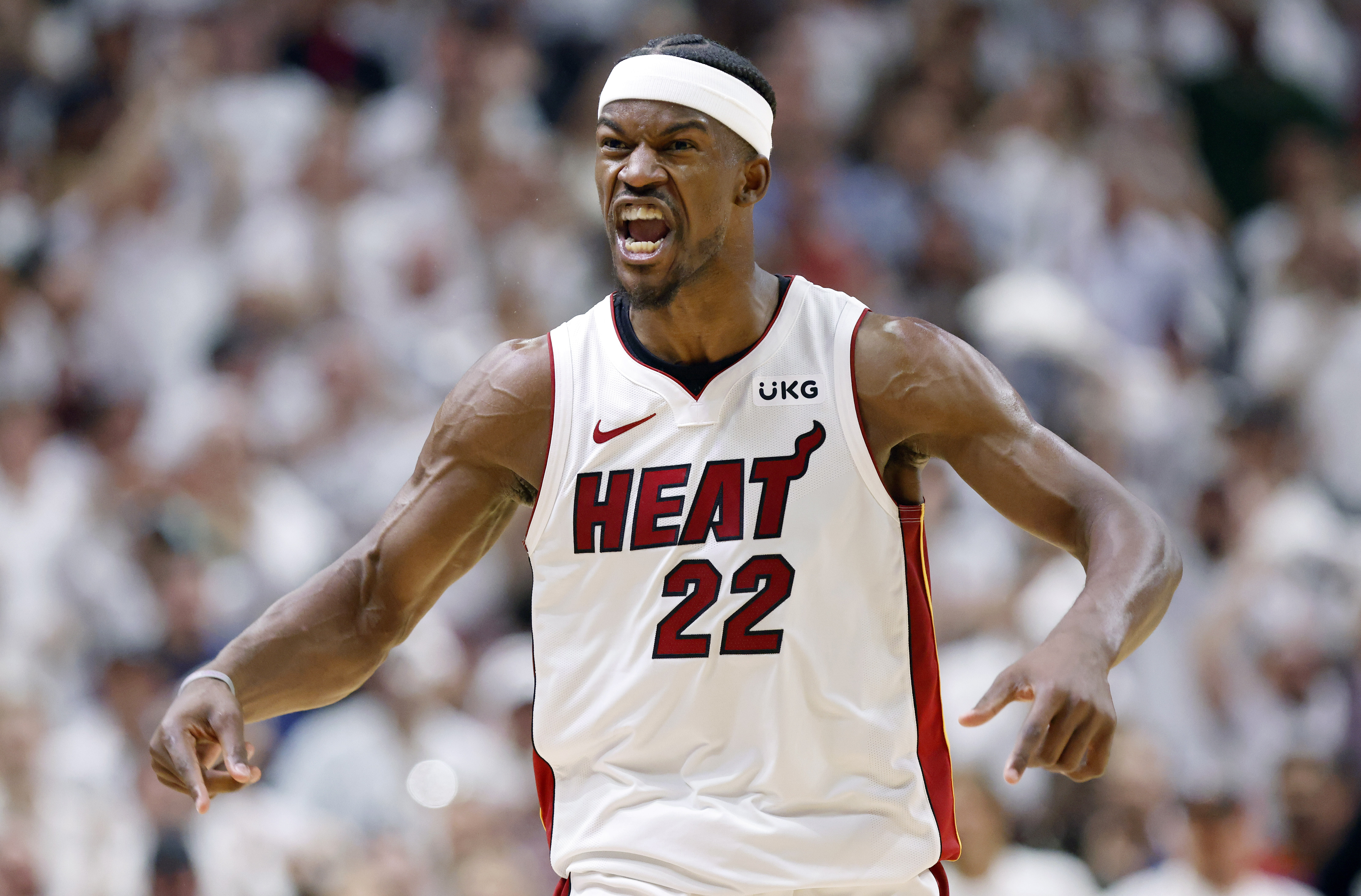 Los Lakers acarician la clasificación y Butler pone a los Bucks ante el abismo