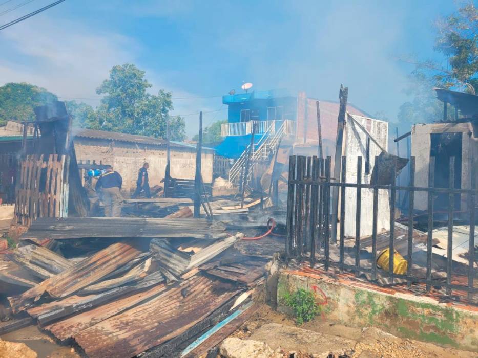 En Cartagena, hombre agredió a su madre y le incendió la casa tras una discusión
