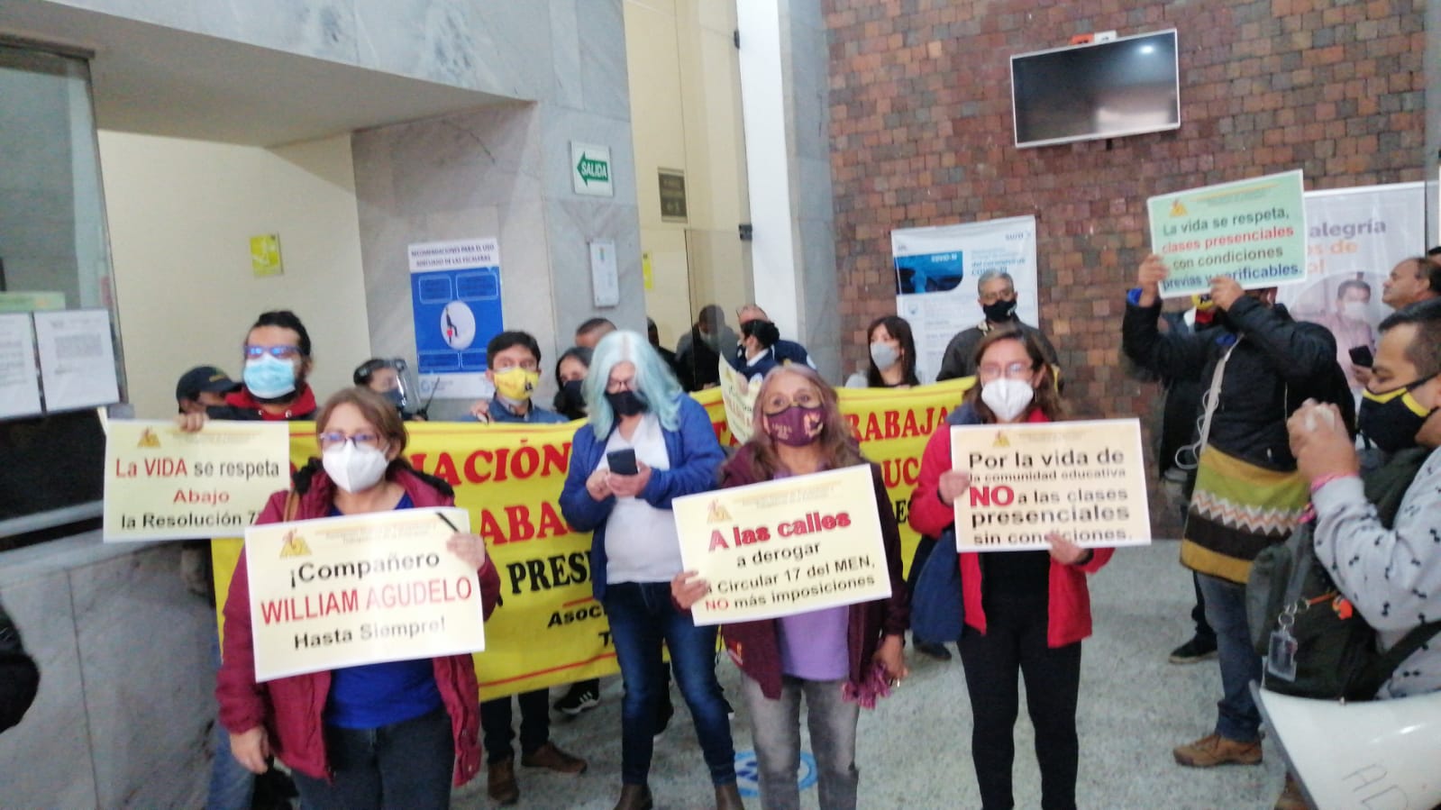 Profesores de la ADE se tomaron la Secretaría de Educación de Bogotá