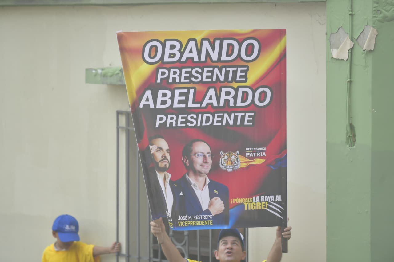 El candidato presidencial Abelardo de la Espriella cerró su campaña en Buga, Valle del Cauca. Los eventos tuvieron un fuerte componente religioso en la visita a la basílica menor del Señor de los Milagros.