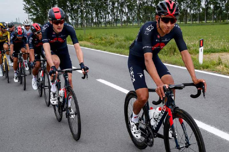 Egan Bernal se queda sin un soldado en el Giro de Italia